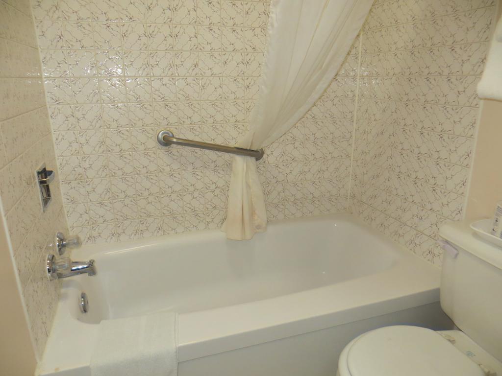 Thriftlodge Calgary North Δωμάτιο φωτογραφία